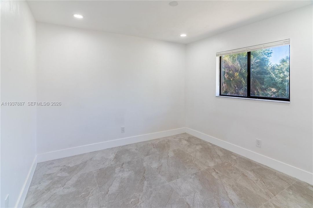 En Venta: $329,000 (3 camas, 2 baños, 1547 Pies cuadrados)