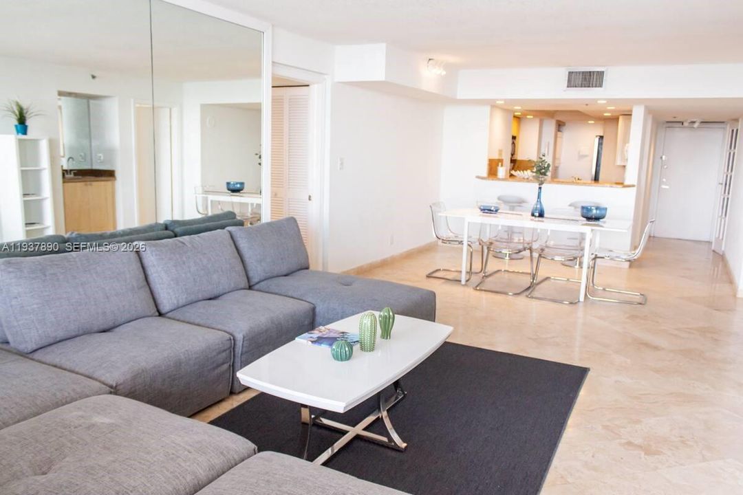 На продажу: $850,000 (2 спален, 2 ванн, 1496 Квадратных фут)