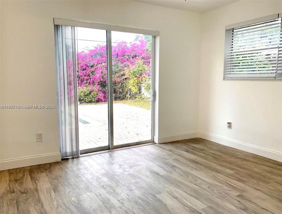 For Rent: $3,800 (4 beds, 2 baths, 1600 Square Feet)