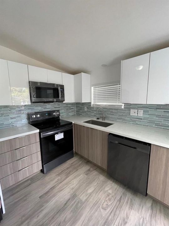 For Rent: $3,800 (4 beds, 2 baths, 1600 Square Feet)