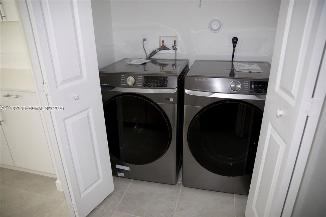 待售: $699,000 (3 贝兹, 2 浴室, 1738 平方英尺)