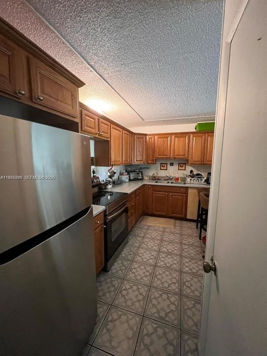 待售: $165,000 (2 贝兹, 1 浴室, 1075 平方英尺)