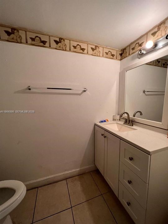 待售: $165,000 (2 贝兹, 1 浴室, 1075 平方英尺)