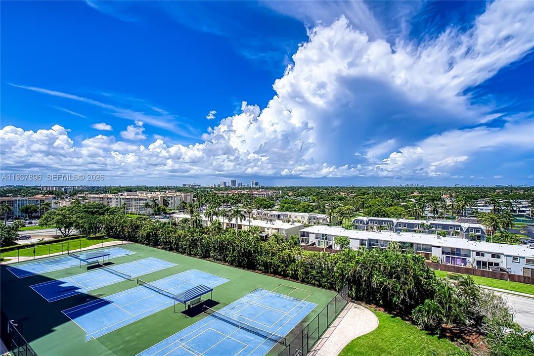 В аренду: $2,500 (1 спален, 1 ванн, 950 Квадратных фут)