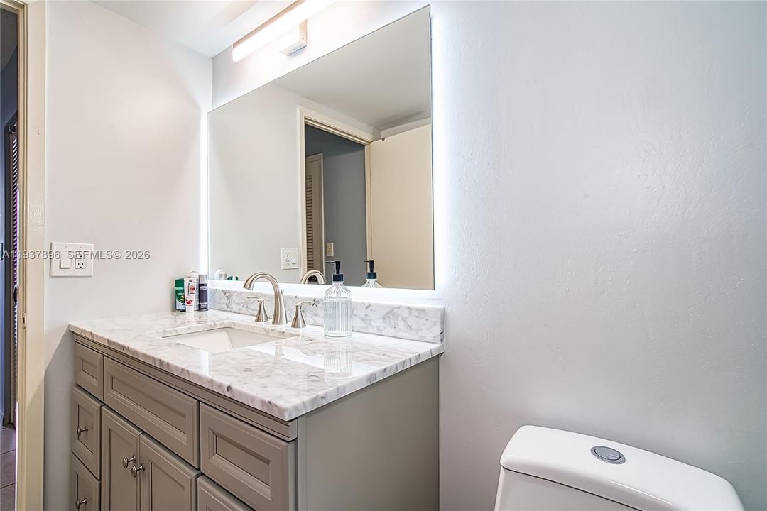 В аренду: $2,500 (1 спален, 1 ванн, 950 Квадратных фут)