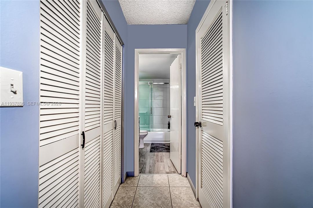 В аренду: $2,500 (1 спален, 1 ванн, 950 Квадратных фут)