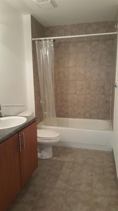 待售: $459,000 (2 贝兹, 2 浴室, 1060 平方英尺)