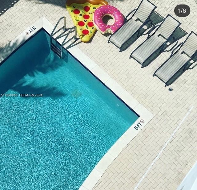 待售: $459,000 (2 贝兹, 2 浴室, 1060 平方英尺)