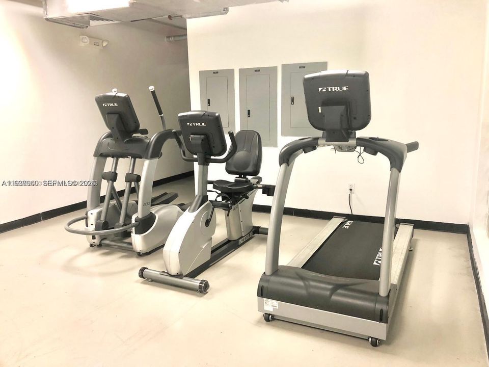 待售: $459,000 (2 贝兹, 2 浴室, 1060 平方英尺)