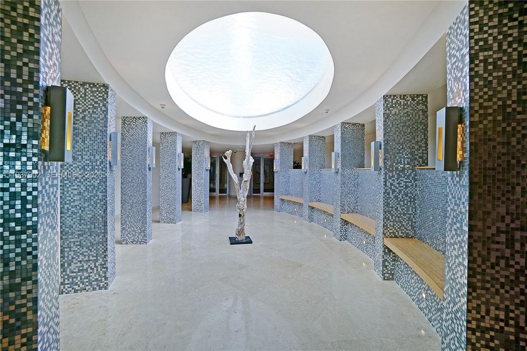 待售: $625,000 (1 贝兹, 2 浴室, 1031 平方英尺)