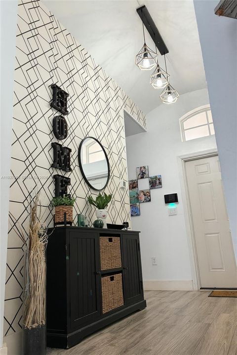 For Sale: $545,000 (3 beds, 2 baths, 1315 Square Feet)