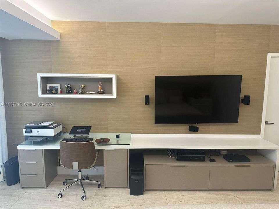 En Venta: $980,000 (2 camas, 2 baños, 2240 Pies cuadrados)