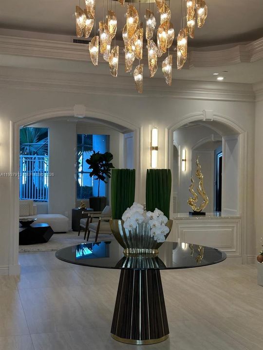 En Venta: $980,000 (2 camas, 2 baños, 2240 Pies cuadrados)