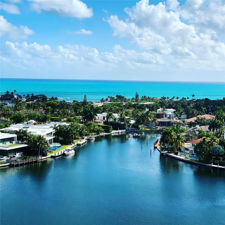 En Venta: $980,000 (2 camas, 2 baños, 2240 Pies cuadrados)