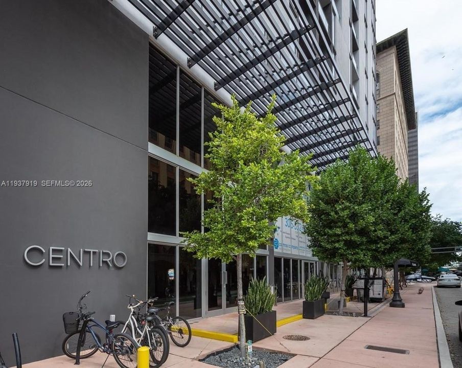 For Rent: $2,495 (1 beds, 1 baths, 526 Square Feet)