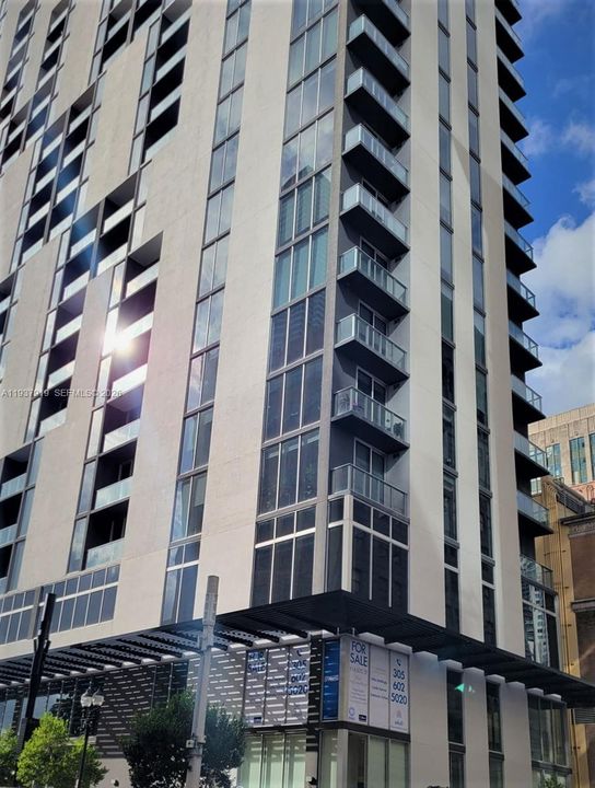 For Rent: $2,495 (1 beds, 1 baths, 526 Square Feet)