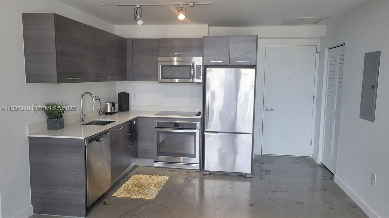 For Rent: $2,495 (1 beds, 1 baths, 526 Square Feet)