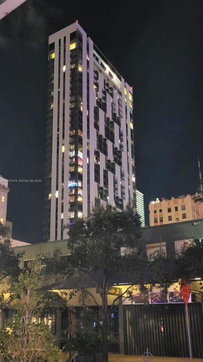 For Rent: $2,495 (1 beds, 1 baths, 526 Square Feet)