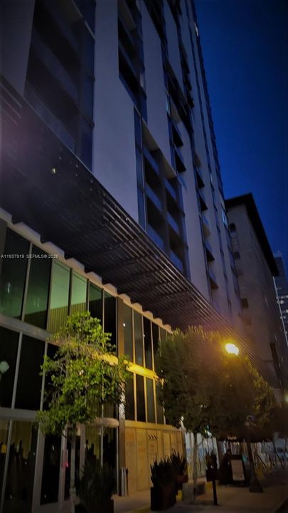 For Rent: $2,495 (1 beds, 1 baths, 526 Square Feet)