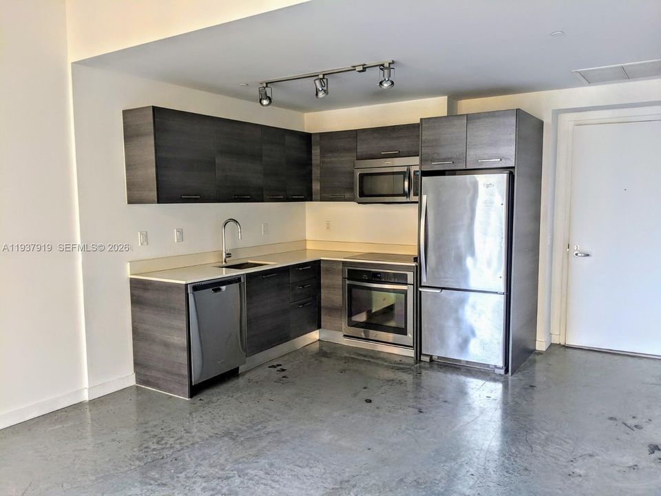 For Rent: $2,495 (1 beds, 1 baths, 526 Square Feet)