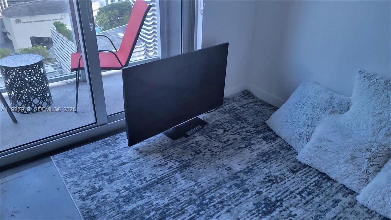 For Rent: $2,495 (1 beds, 1 baths, 526 Square Feet)