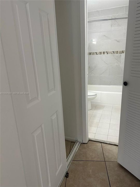 出租: $1,799 (1 贝兹, 1 浴室, 883 平方英尺)