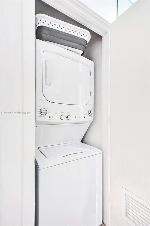 待售: $1,100,000 (2 贝兹, 3 浴室, 1143 平方英尺)