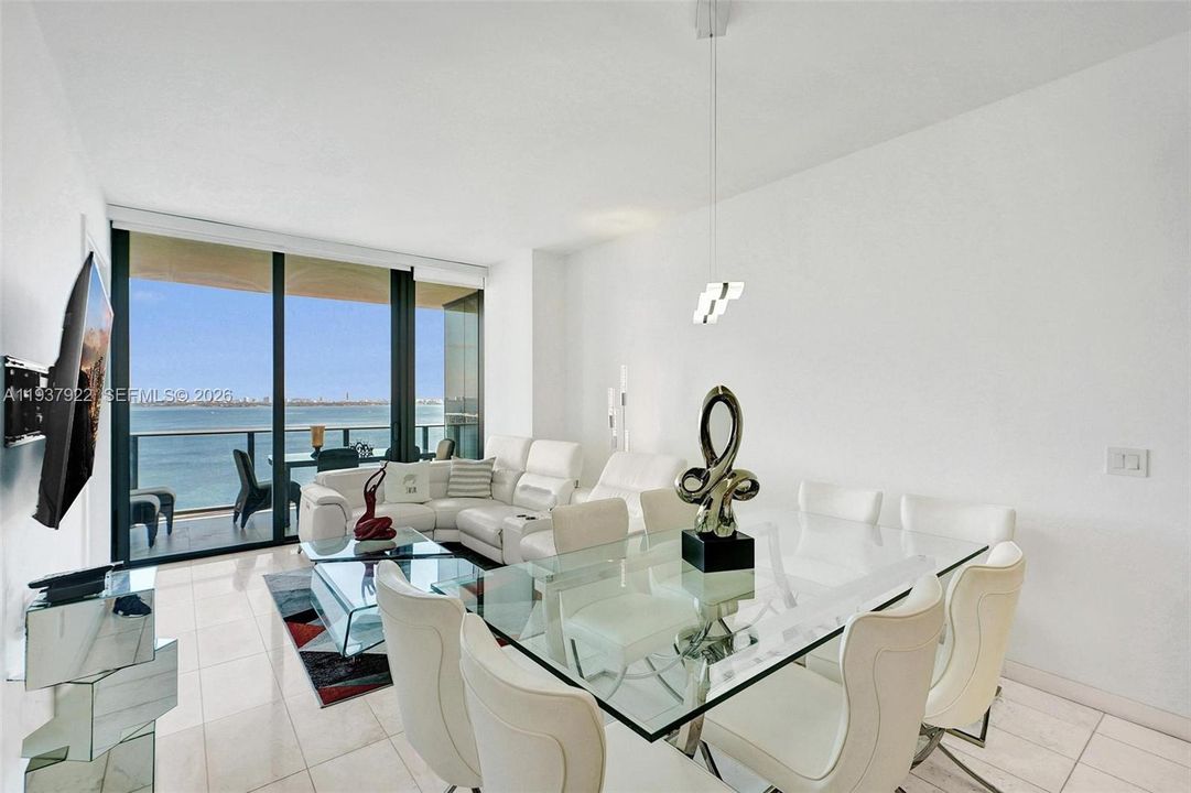 待售: $1,100,000 (2 贝兹, 3 浴室, 1143 平方英尺)