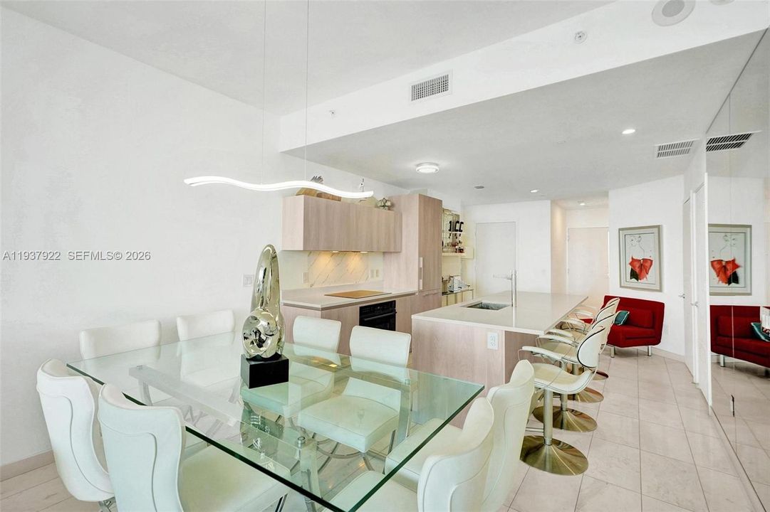 待售: $1,100,000 (2 贝兹, 3 浴室, 1143 平方英尺)