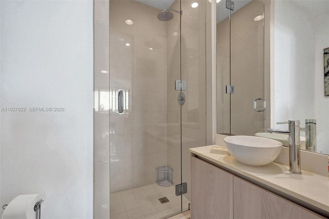 待售: $1,100,000 (2 贝兹, 3 浴室, 1143 平方英尺)