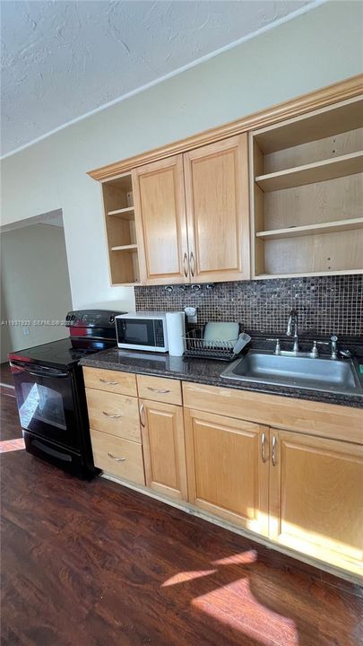 В аренду: $1,550 (1 спален, 1 ванн, 3815 Квадратных фут)