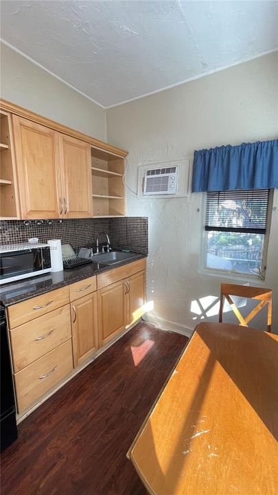 В аренду: $1,550 (1 спален, 1 ванн, 3815 Квадратных фут)