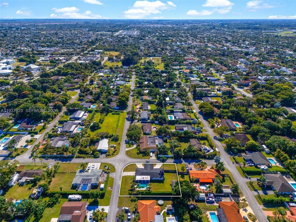 For Sale: $1,150,000 (5 beds, 2 baths, 2263 Square Feet)