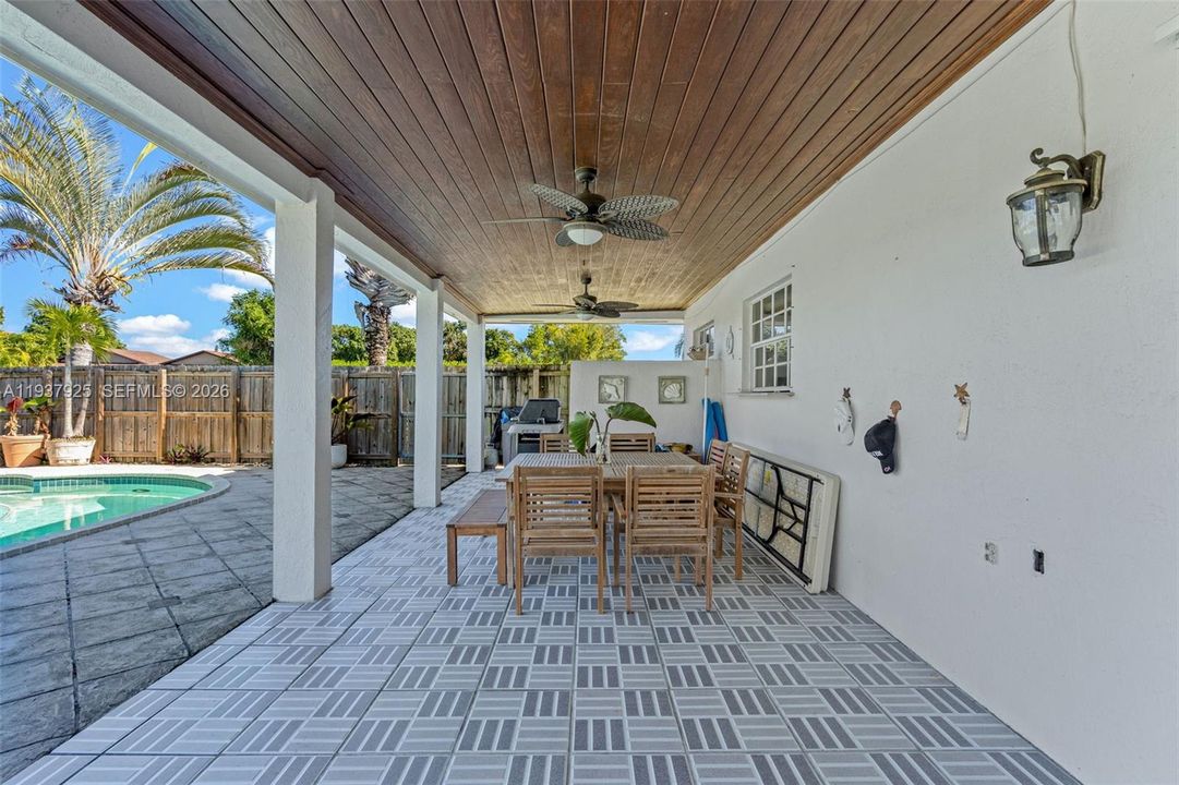 For Sale: $1,150,000 (5 beds, 2 baths, 2263 Square Feet)