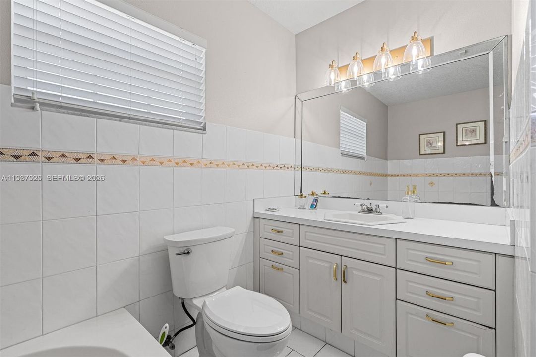 For Sale: $1,150,000 (5 beds, 2 baths, 2263 Square Feet)