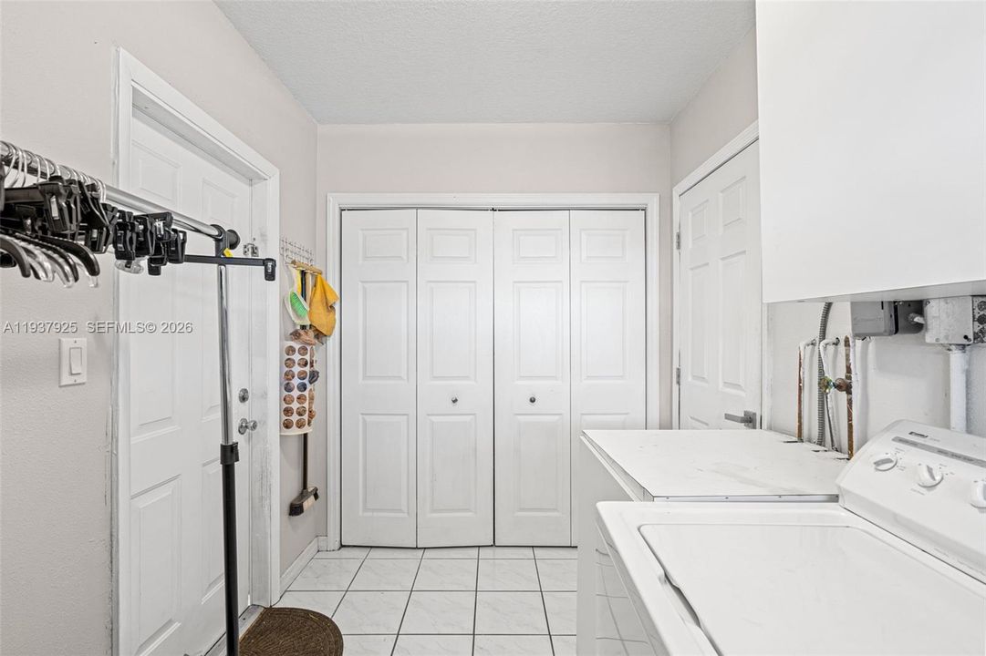 For Sale: $1,150,000 (5 beds, 2 baths, 2263 Square Feet)