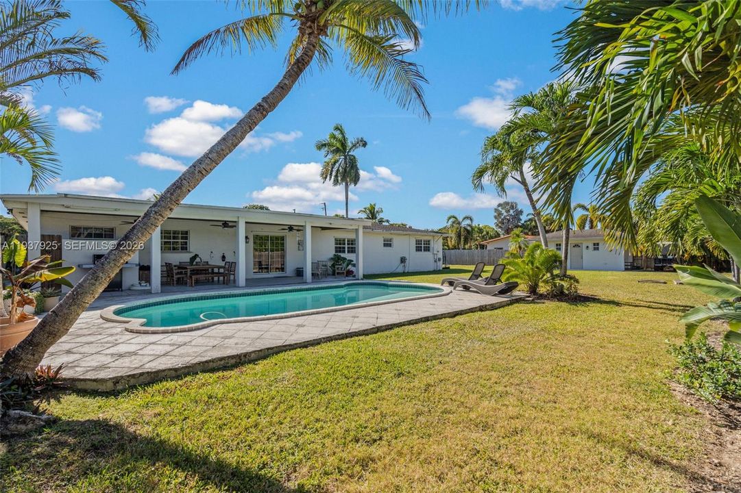 For Sale: $1,150,000 (5 beds, 2 baths, 2263 Square Feet)