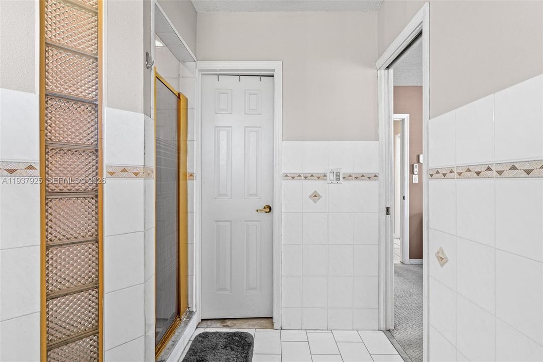 For Sale: $1,150,000 (5 beds, 2 baths, 2263 Square Feet)