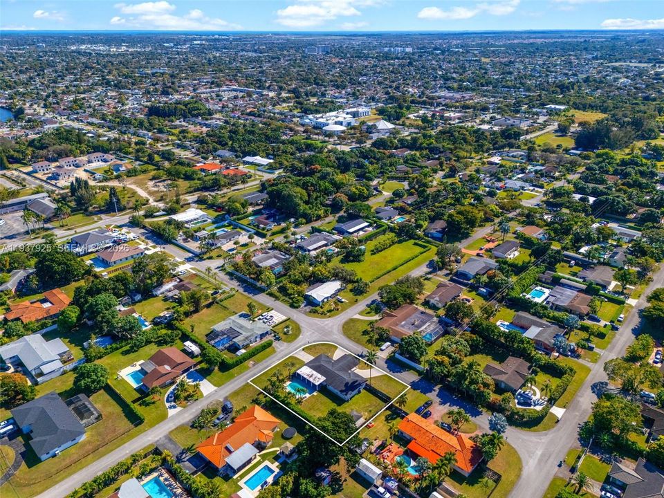 For Sale: $1,150,000 (5 beds, 2 baths, 2263 Square Feet)