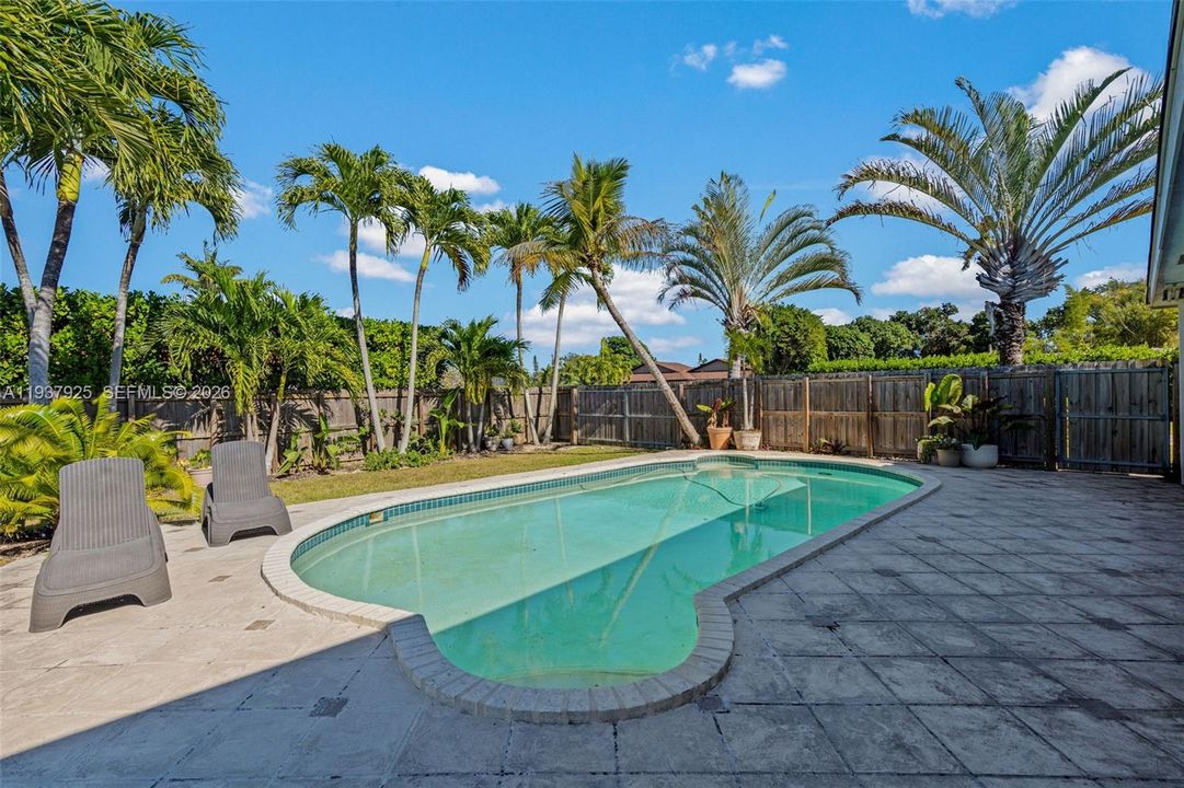 For Sale: $1,150,000 (5 beds, 2 baths, 2263 Square Feet)