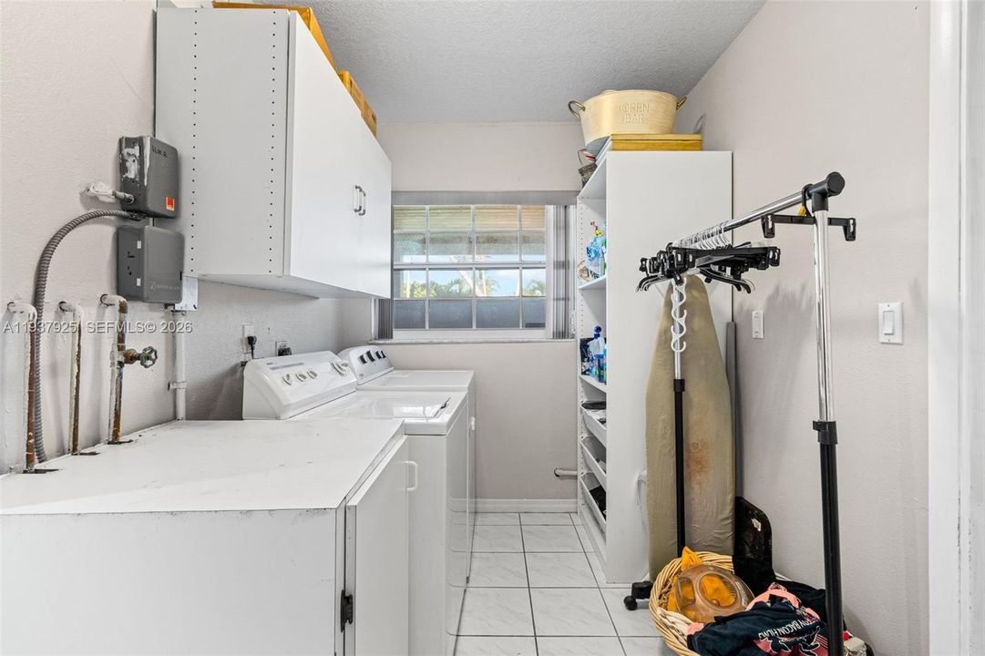 For Sale: $1,150,000 (5 beds, 2 baths, 2263 Square Feet)