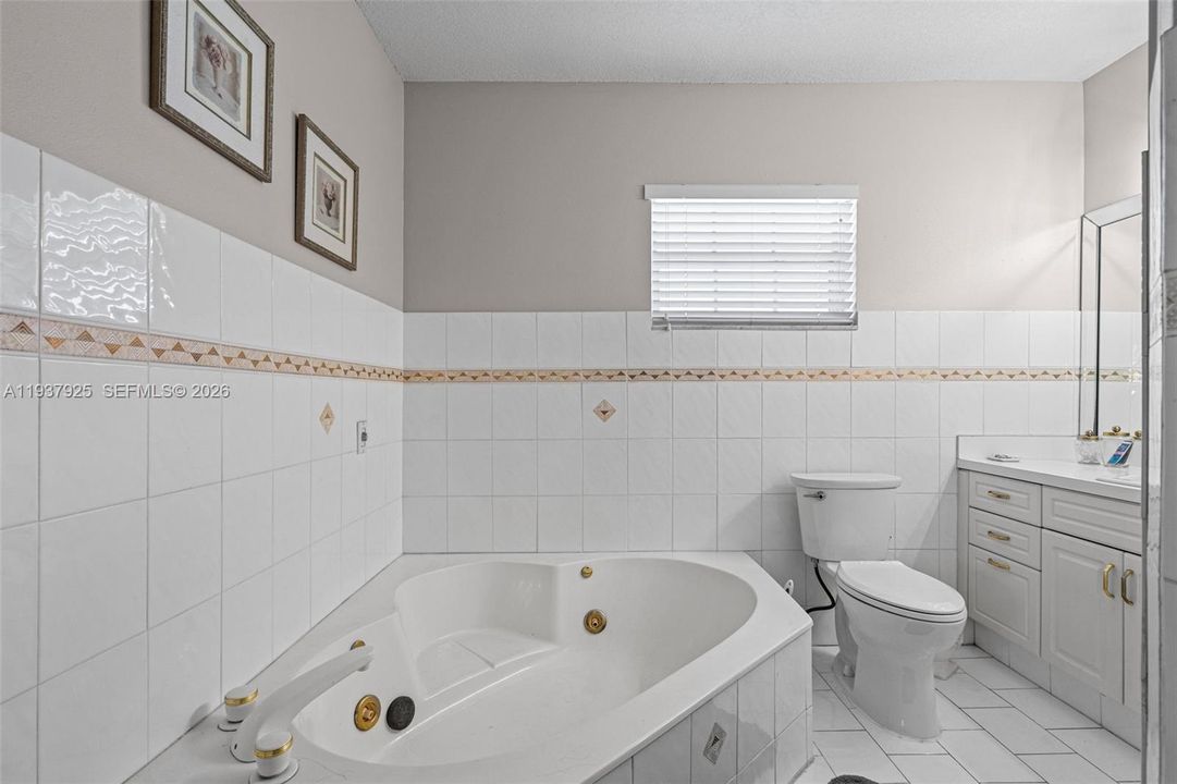 For Sale: $1,150,000 (5 beds, 2 baths, 2263 Square Feet)