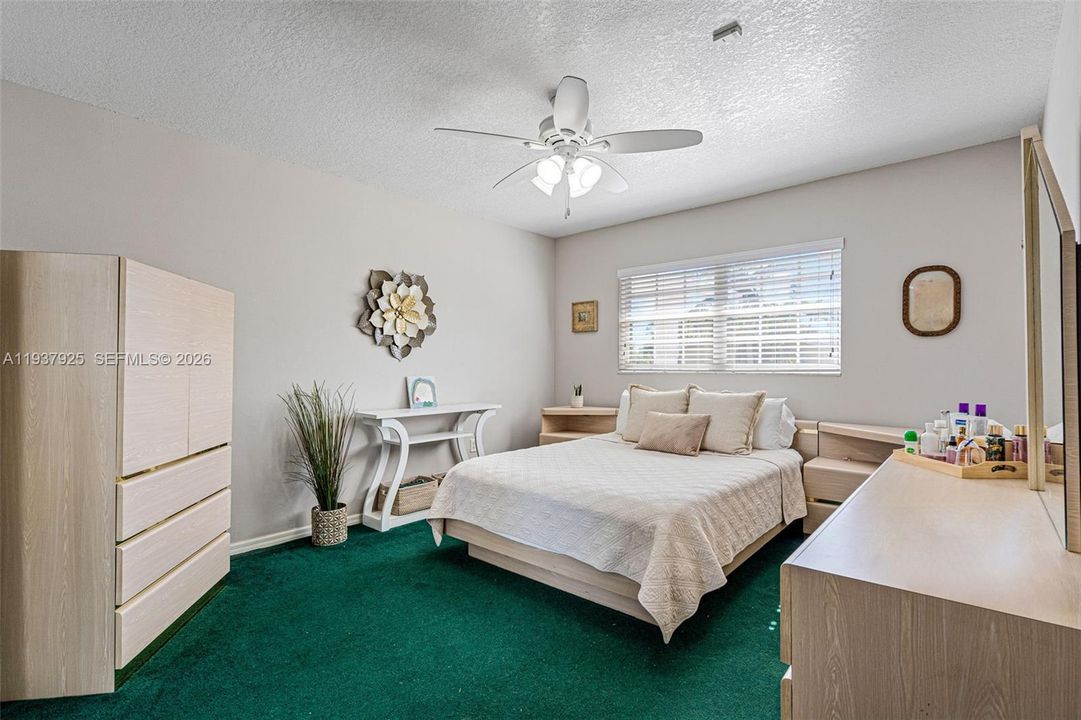 For Sale: $1,150,000 (5 beds, 2 baths, 2263 Square Feet)