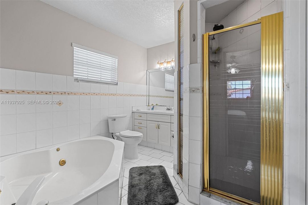 For Sale: $1,150,000 (5 beds, 2 baths, 2263 Square Feet)