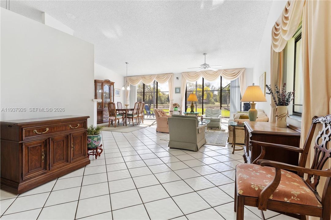 En Venta: $599,000 (3 camas, 2 baños, 1524 Pies cuadrados)