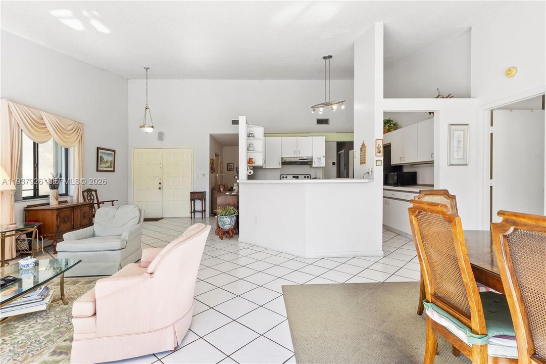 En Venta: $599,000 (3 camas, 2 baños, 1524 Pies cuadrados)