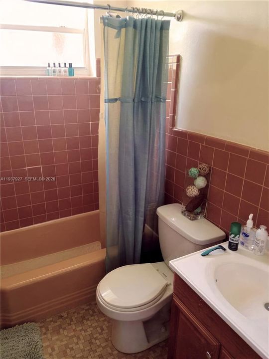 На продажу: $788,000 (4 спален, 2 ванн, 1395 Квадратных фут)