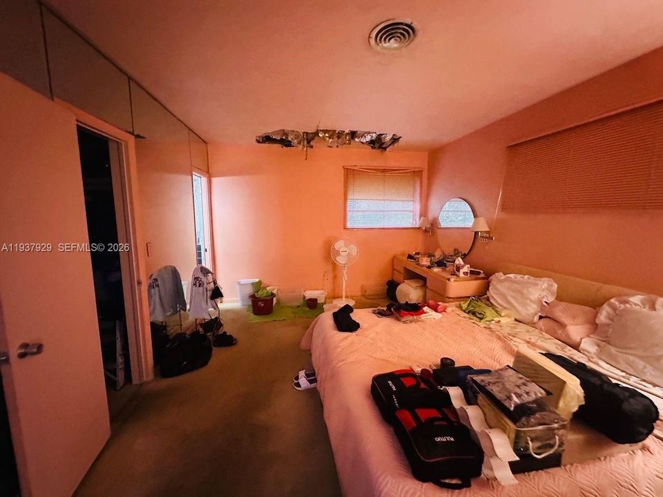 For Sale: $2,000,000 (2 beds, 2 baths, 2160 Square Feet)