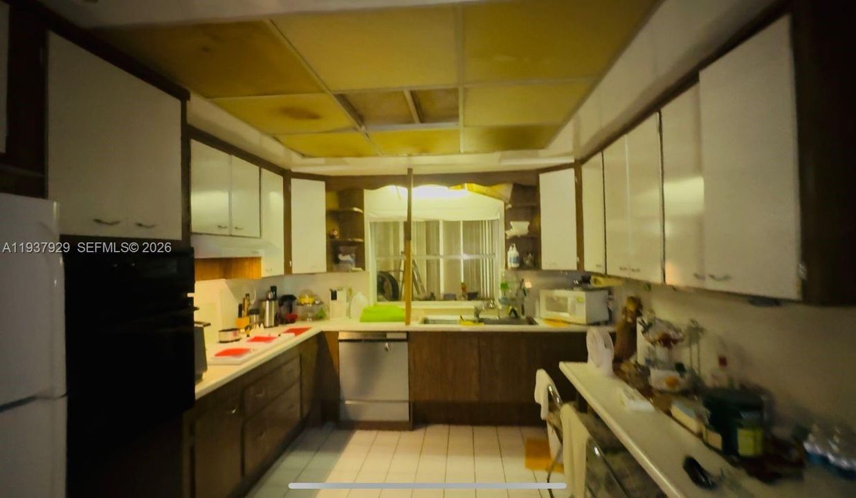 For Sale: $2,000,000 (2 beds, 2 baths, 2160 Square Feet)