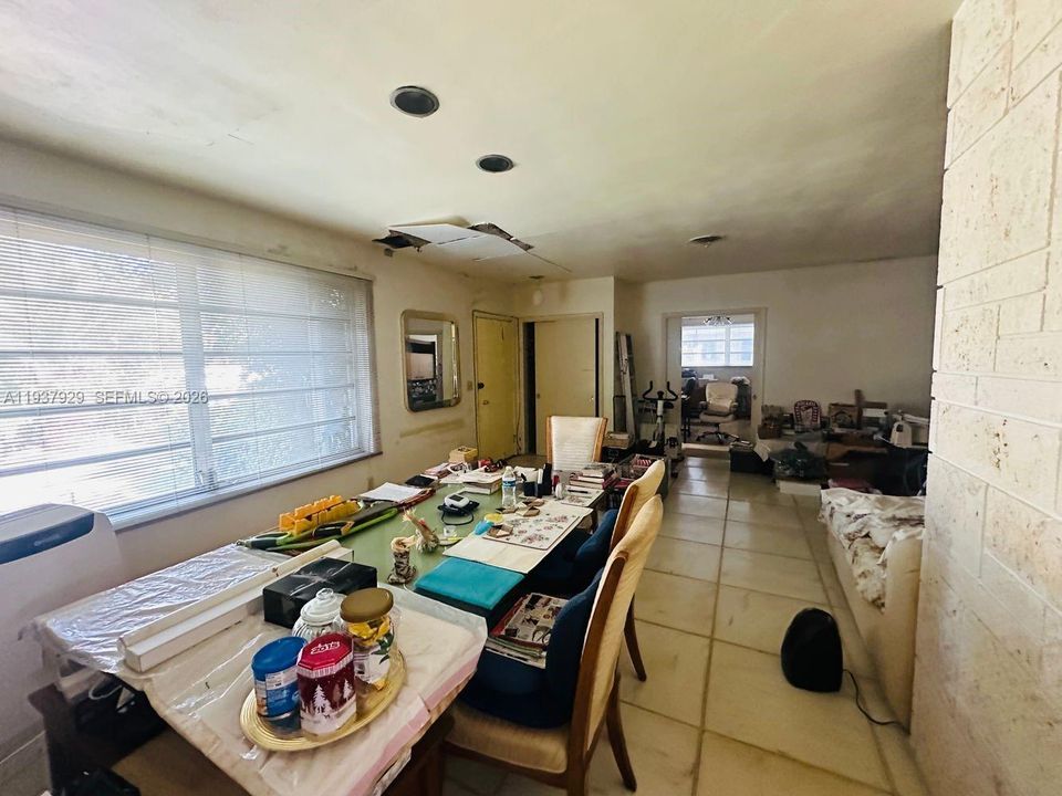 For Sale: $2,000,000 (2 beds, 2 baths, 2160 Square Feet)